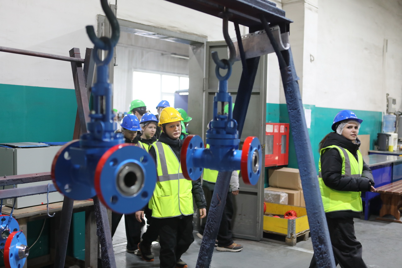 A lesson at the factory