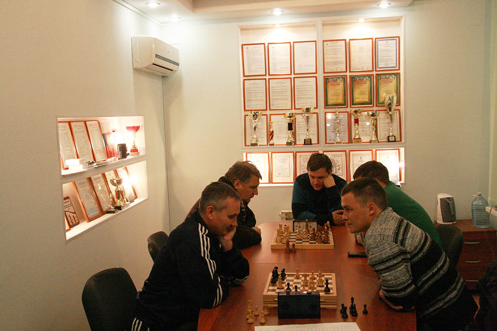 Intra-factory chess tournament