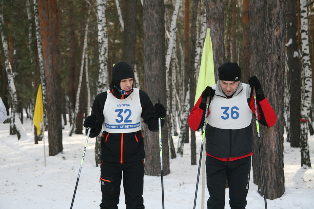 Factory ski race