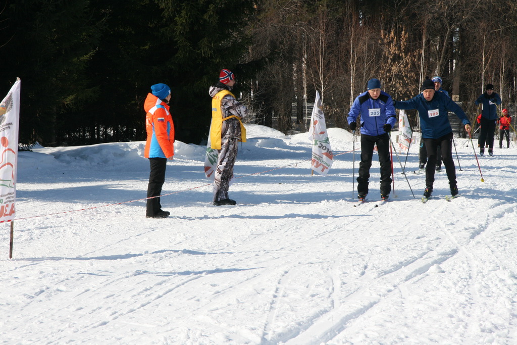 Ski relay